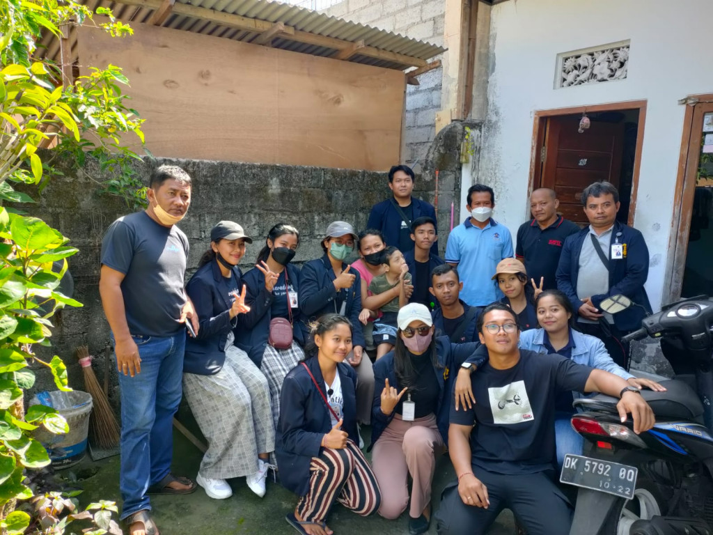 Peduli Sesama Mahasiswa KKN UHN I Gusti Bagus Sugriwa, Denpasar berikan Bantuan kepada Warga Penyandang Disabilitas